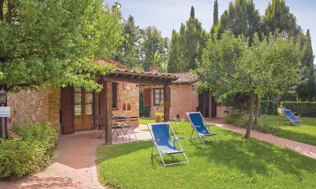 Castiglione del Lago House | 1 bedroom awesome home in Castiglino del Lago PG