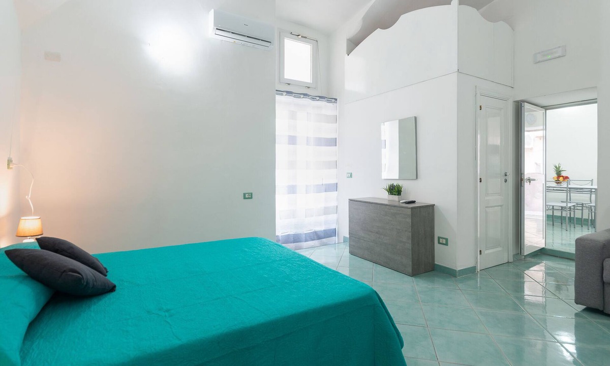 Ischia Porto Apartment | 1 Bedroom Apartment in Ischia