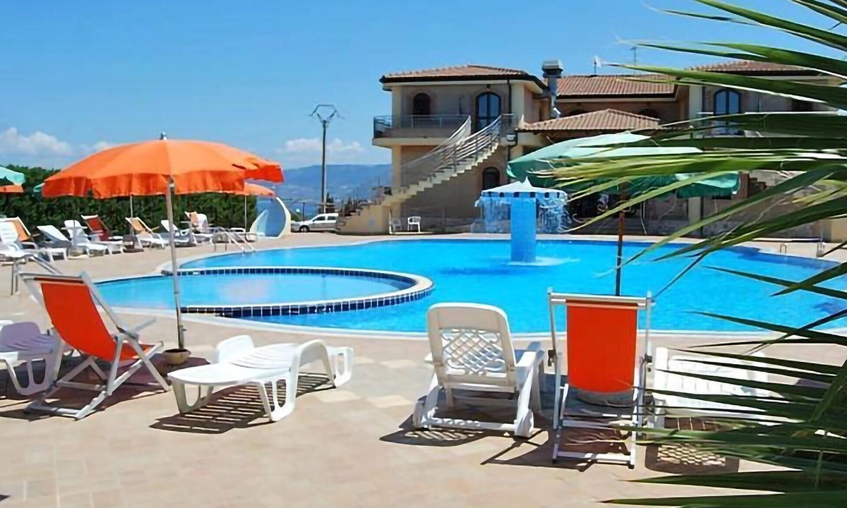 Briatico Apartment | 1 bedroom gorgeous apartment in Briatico