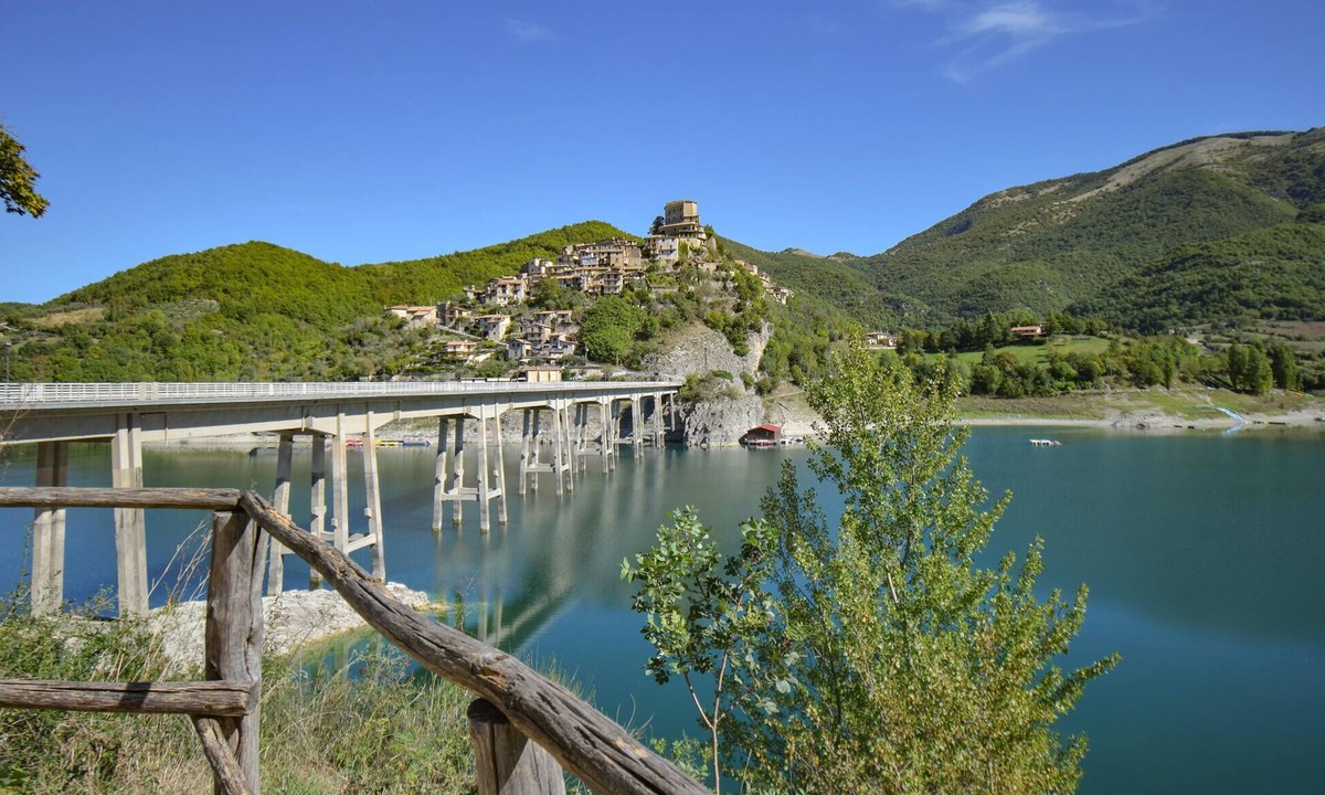 Castel di Tora Apartment | 1 bedroom nice apartment in Castel di Tora