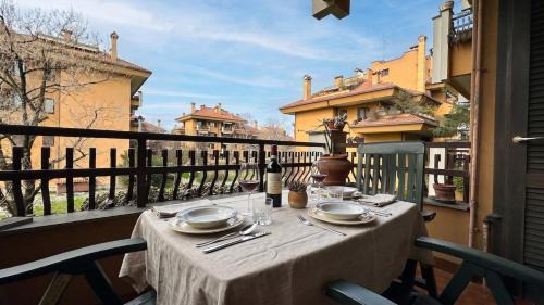 Peschiera Borromeo Apartment | [10 minuti dall'aeroporto] Linate Studio Flat