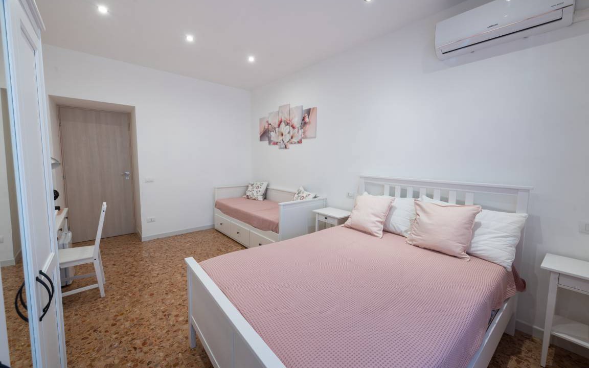 Vatican Apartment | 120 m² Apartment ∙ 3 bedrooms ∙ 9 guests
