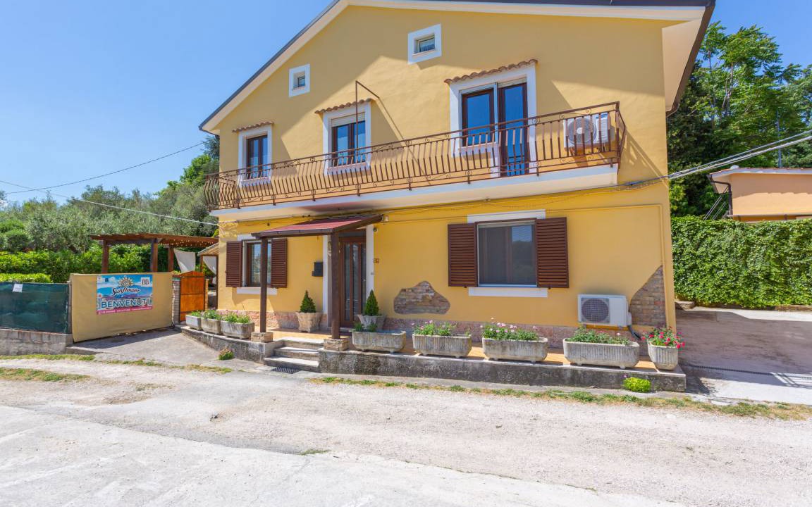 Lanciano House | 130 m² Apartment ∙ 3 bedrooms ∙ 6 guests
