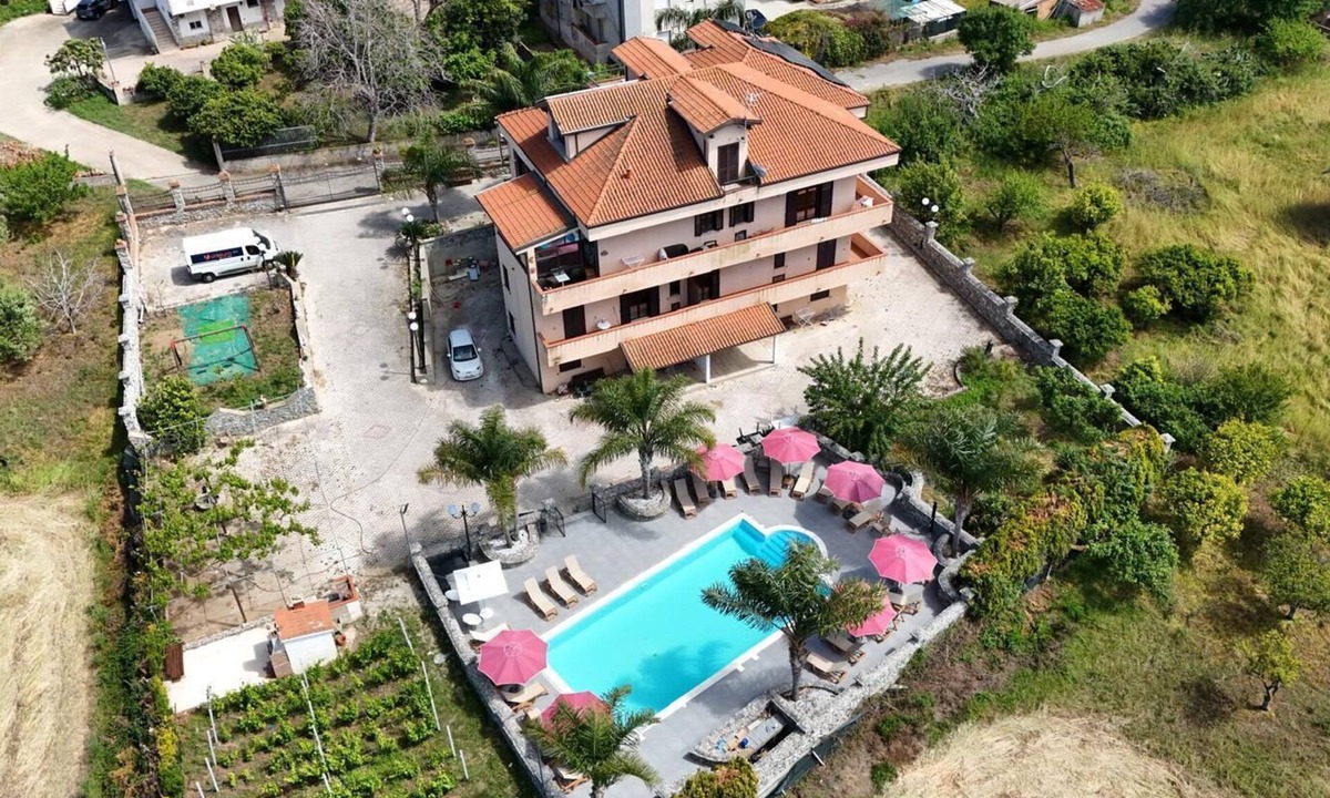 San Nicolo Condo | 1st Apartment of 6 in Residence with Private Pool in Capo Vaticano