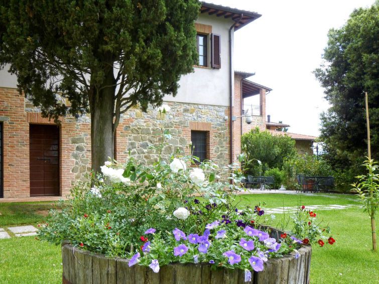 Popoltaio-Schiacciato Apartment | 2 bedroom Apartment, sleeps 5 in Popoltaio-Schiacciato with Air Con and WiFi