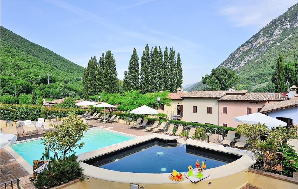 Foligno Apartment | 2 Bedroom Cozy Apartment In Foligno