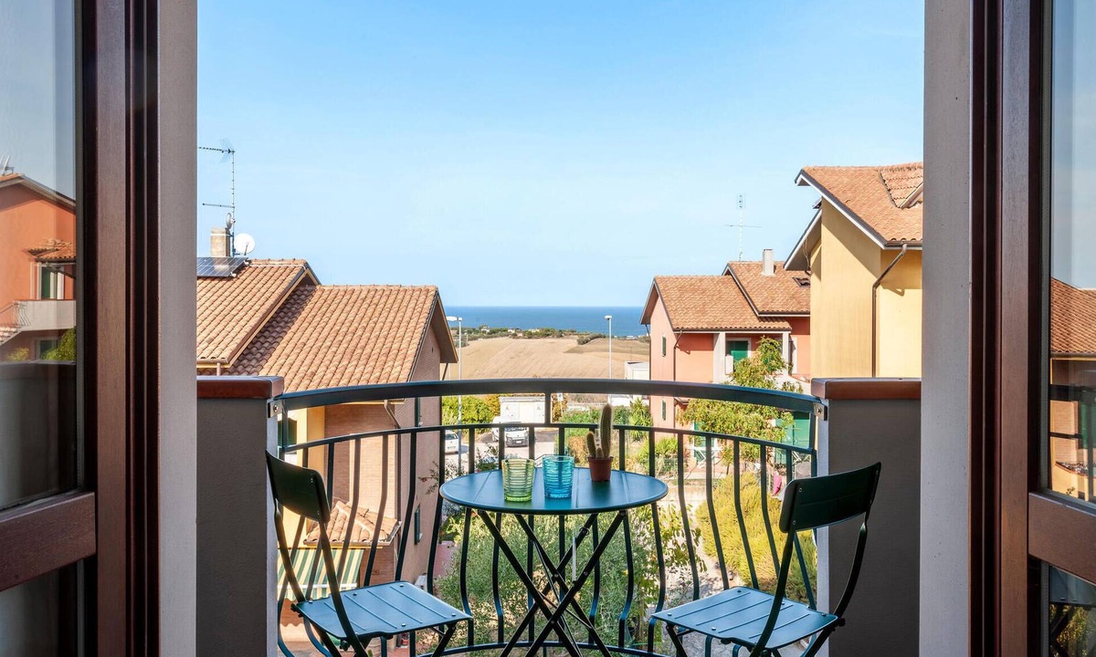 San Costanzo Apartment | 2 bedroom gorgeous apartment in San Costanzo