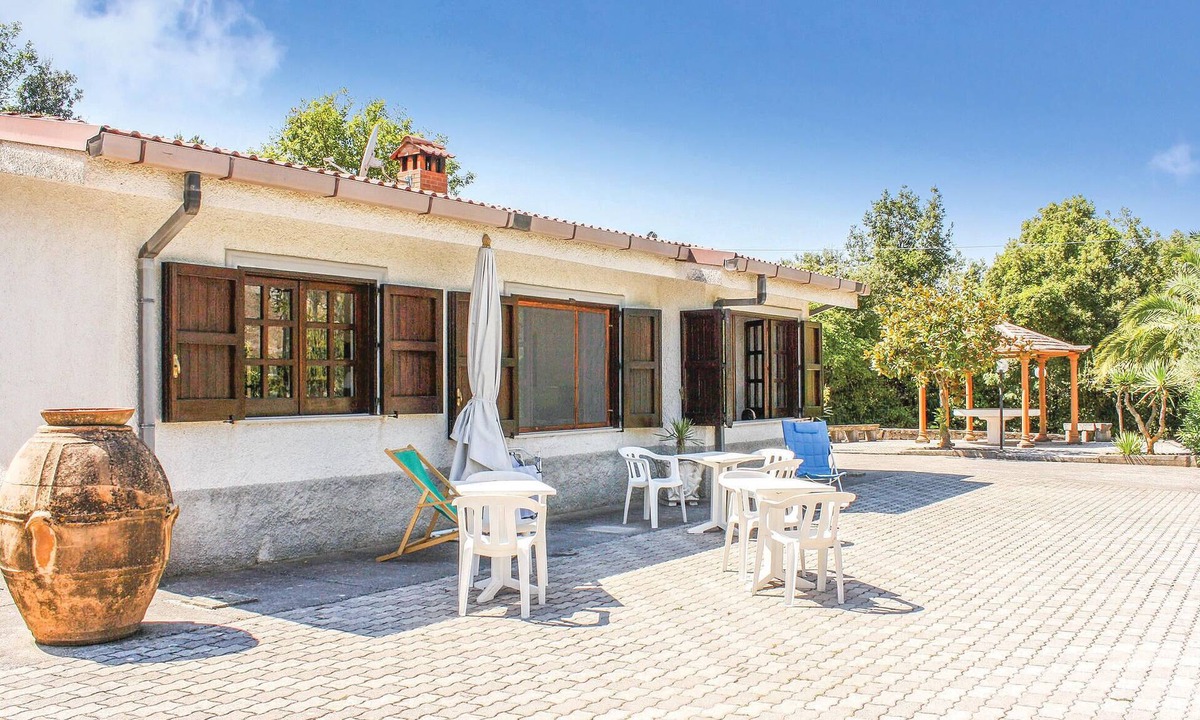 San Giovanni a Piro House | 3 bedroom accommodation in San Giovanni a Piro