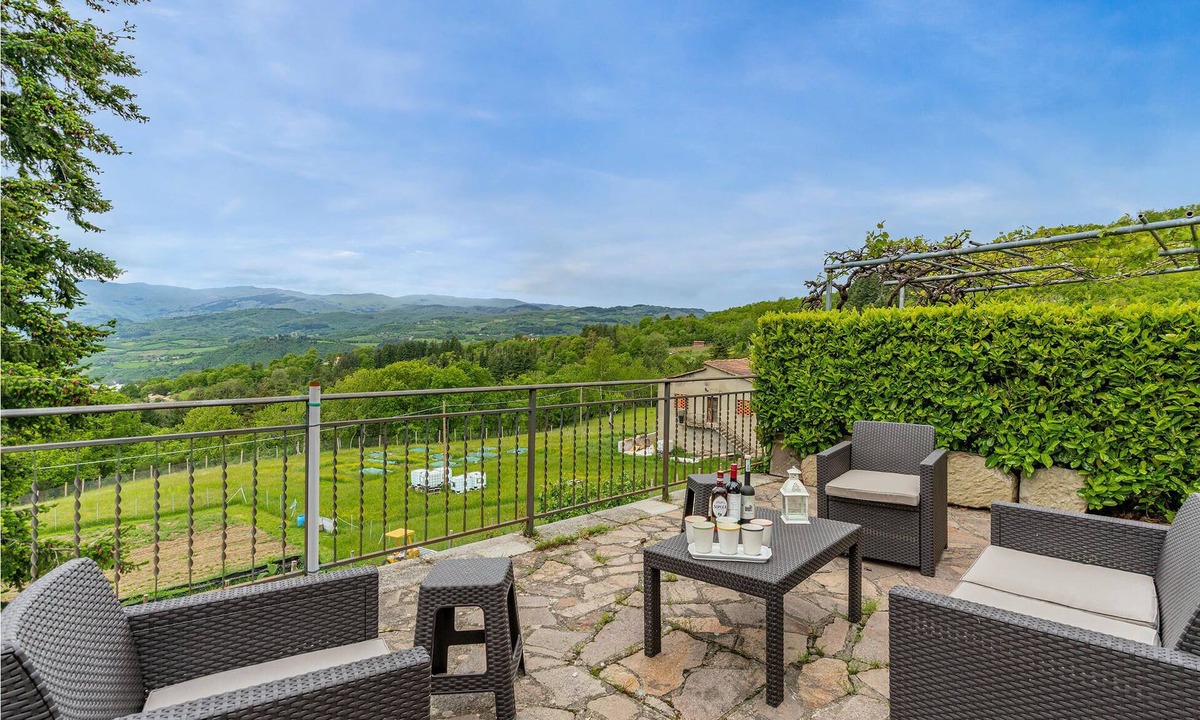 Pratovecchio House | 3 bedroom accommodation in Pratovecchio (AR)