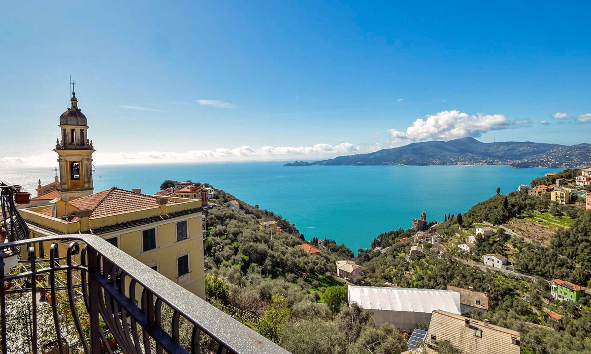 Zoagli Apartment | 3 bedroom awesome apartment in Zoagli