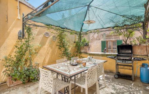 Canino Apartment | 3 Bedroom Stunning Apartment In Canino