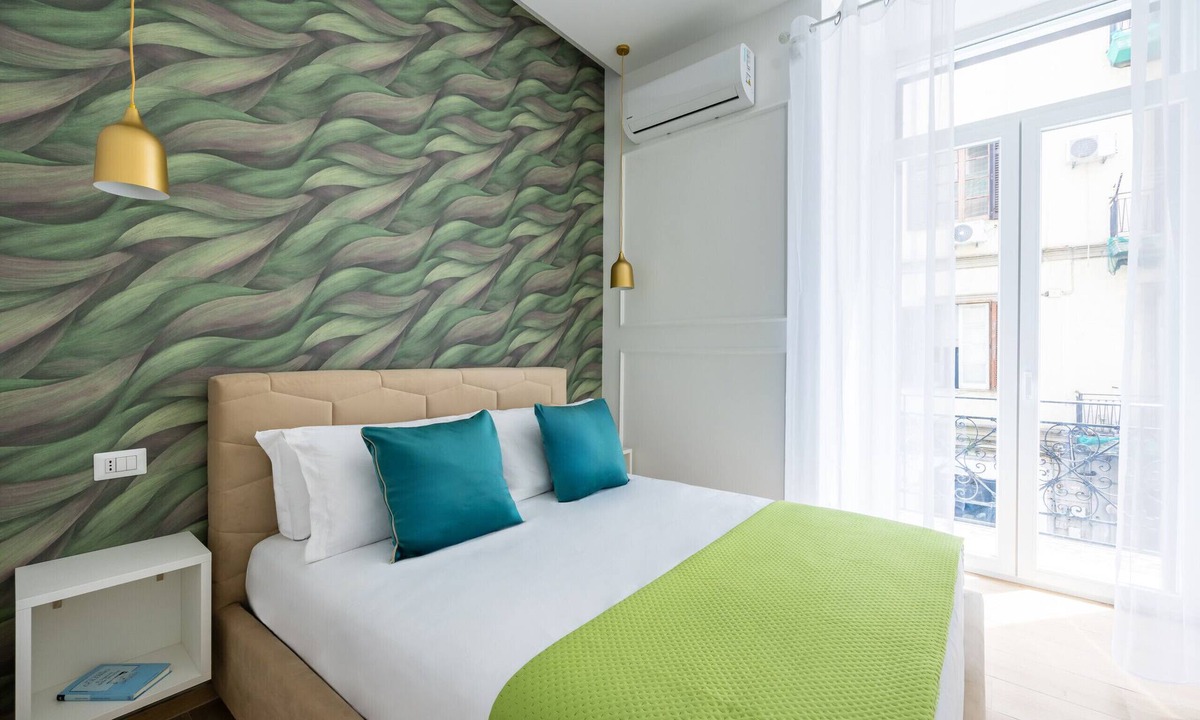 Naples City Centre Bed & Breakfast | 4 Stelle Housing - Queen Room by Wonderful Italy