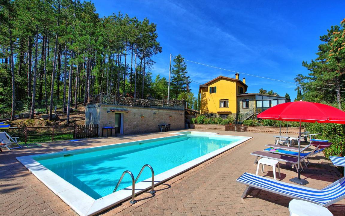 Scheggia Villa | 450 m² Villa ∙ 9 bedrooms ∙ 20 guests