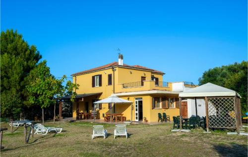 Cologna Spiaggia House | 5 Bedroom Lovely Home In Roseto Degli Abruzzi