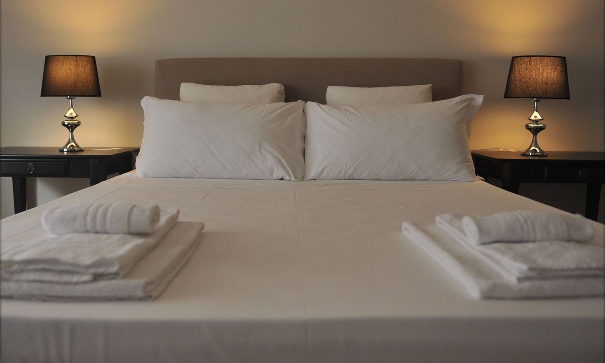 Vatican Apartment | 5 bedrooms, 1 kitchen, 2 bathrooms with shower box