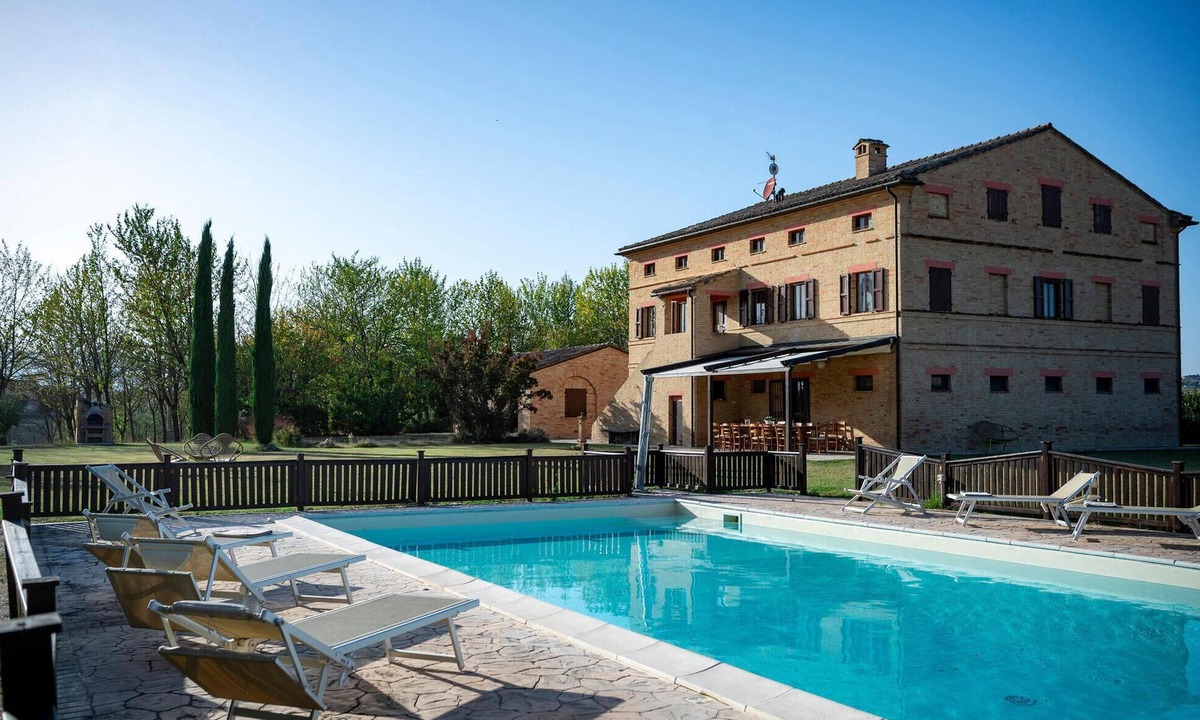Chiesanuova House | 6 bedroom beautiful home in Treia