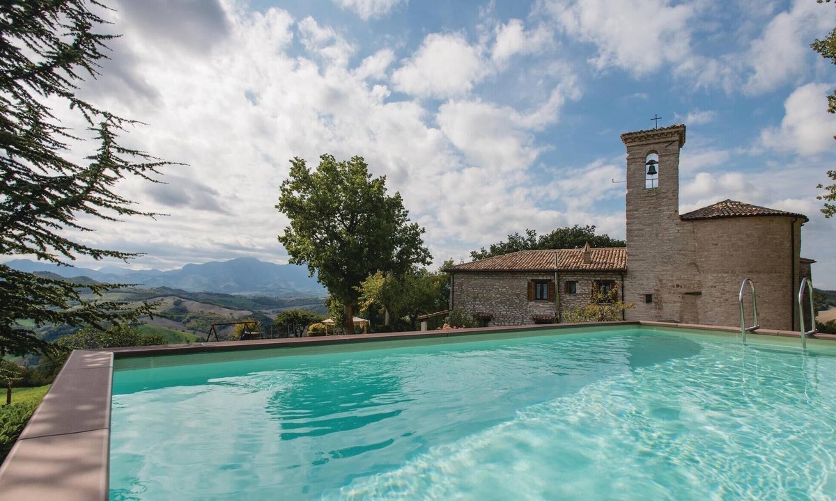 Furlo House | 6 bedroom gorgeous home in Cagli PU