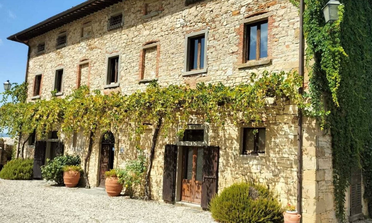 Monte Santa Maria Tiberina Villa | 8 Bedroom Villa, 7 Baths, Sleeps 18, Private Pool, Stunning Panoramic Views