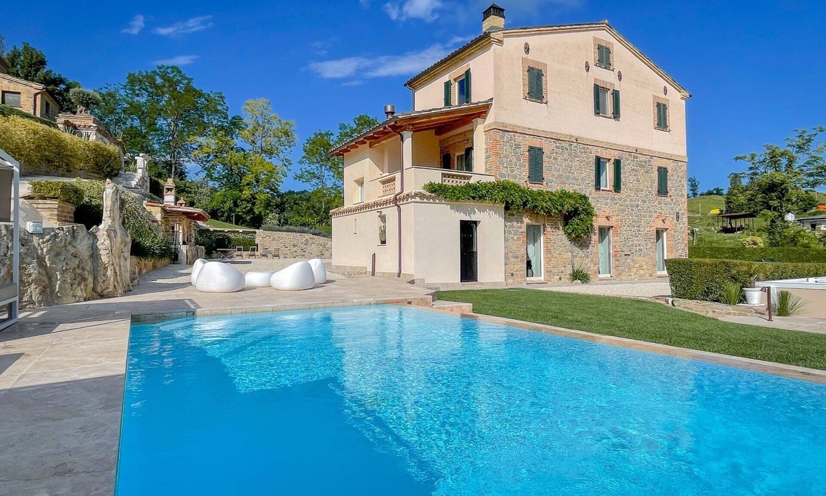Comunanza Villa | About 30 minutes from Ascoli Piceno, Villa Ondina is a charming retreat with private pool