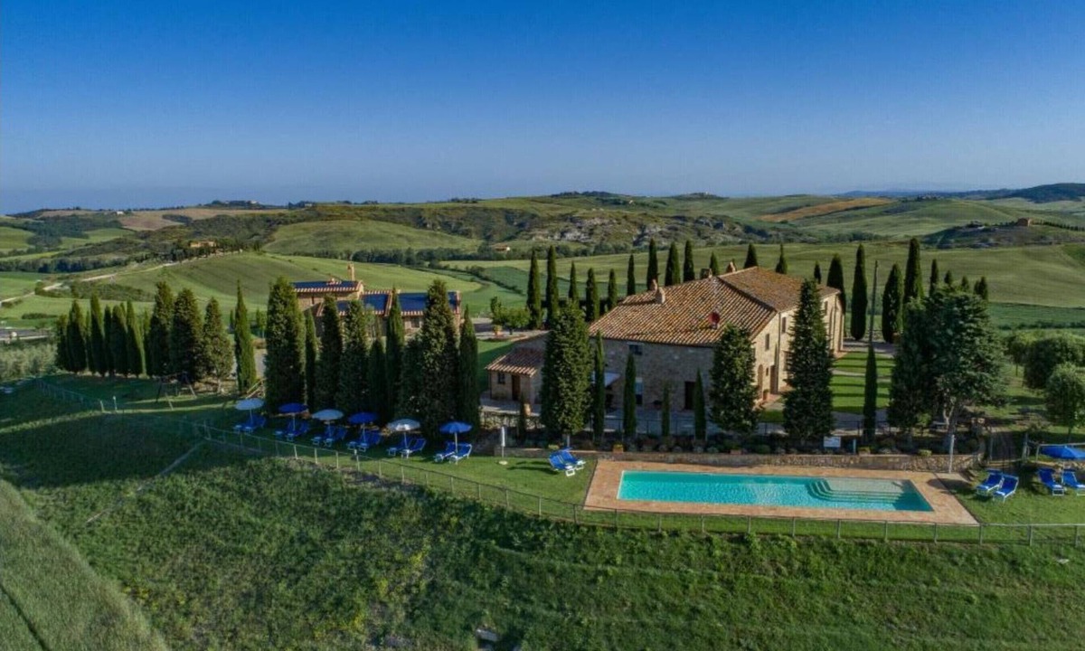Pienza Apartment | Agriturismo Bonello Flat 2 Levels with Shared Pool, Garden, and Wi-Fi