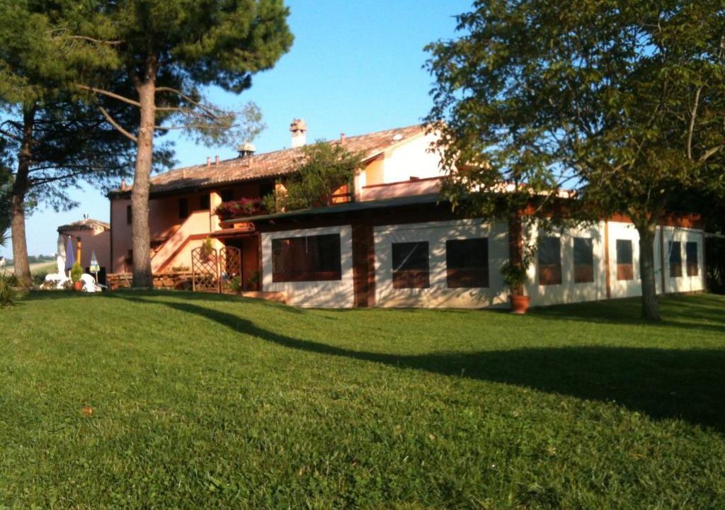 Offagna House | Agriturismo Casale il Gallo Bianco