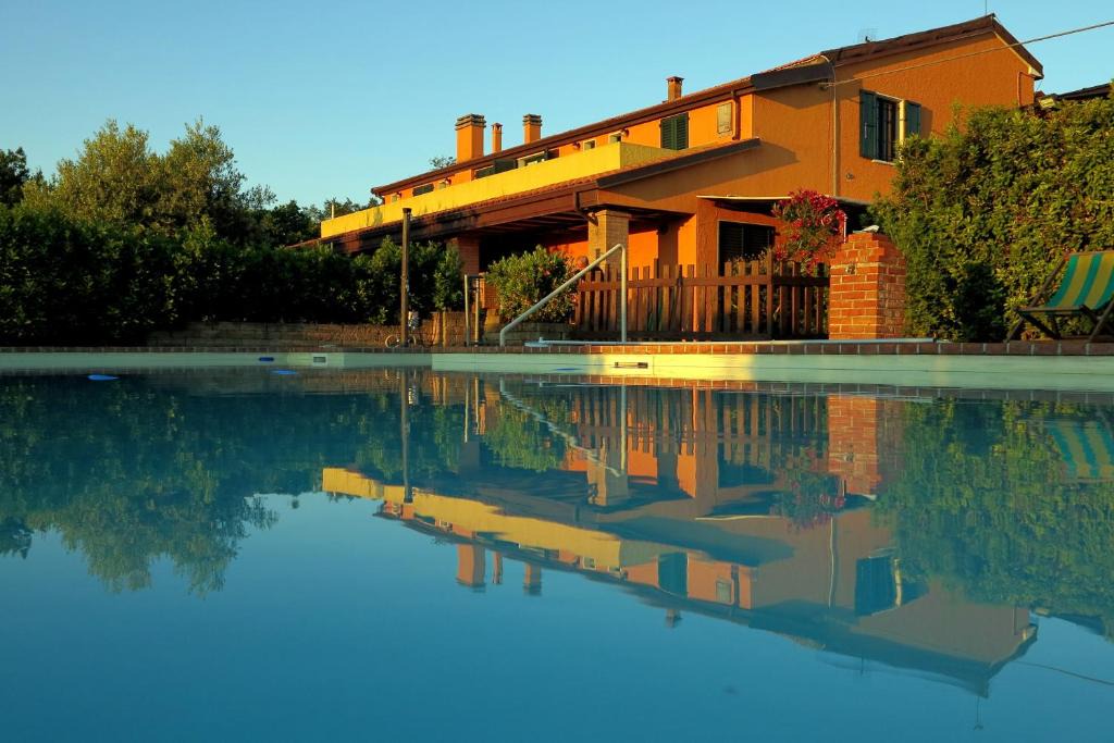 San Costanzo House | Agriturismo Colomboni