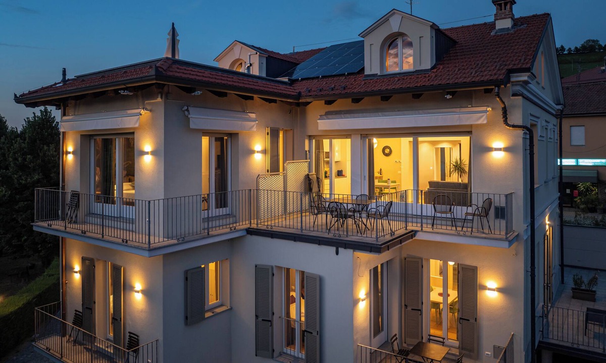 Langhe and Roero Apartment | Alba Palace Luxury Apartments - Red