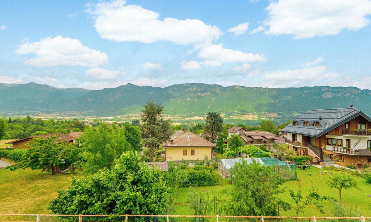 Demonte Apartment | All'antico Peso - Two Bedroom Apartment, Sleeps 5