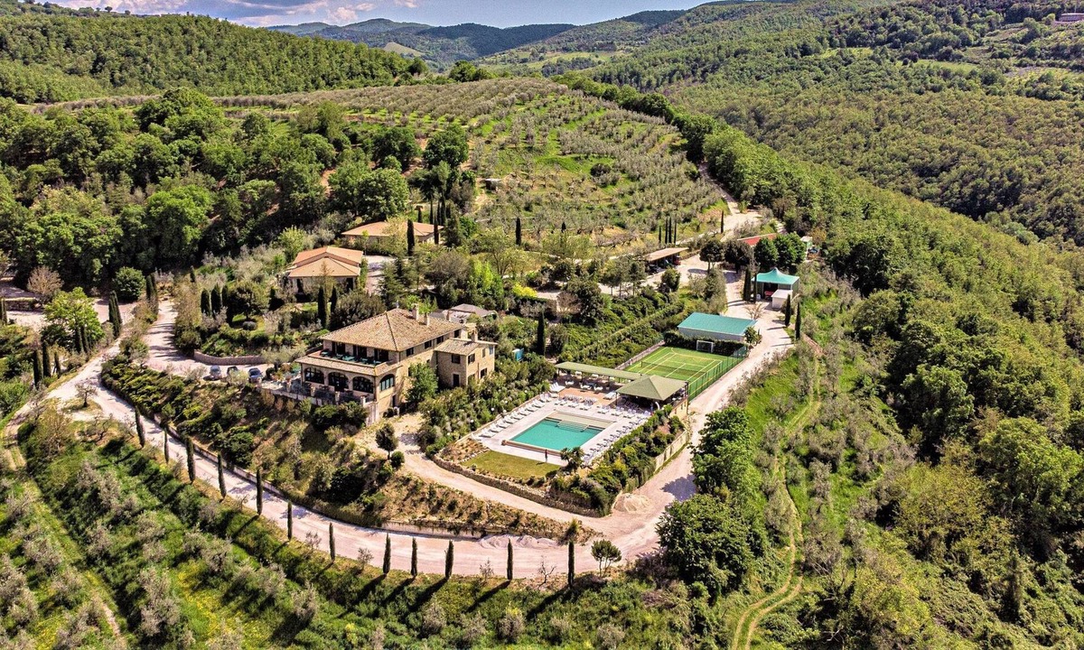 Bettona Apartment | Alluring apartment in Passaggio di Bettona with pool