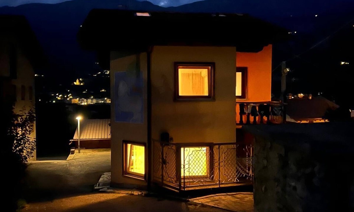 Chambave House | Alpine Shelter in Septumian with Mountain View