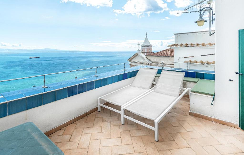 Raito Apartment | Amazing Apartment In Raito With Wifi