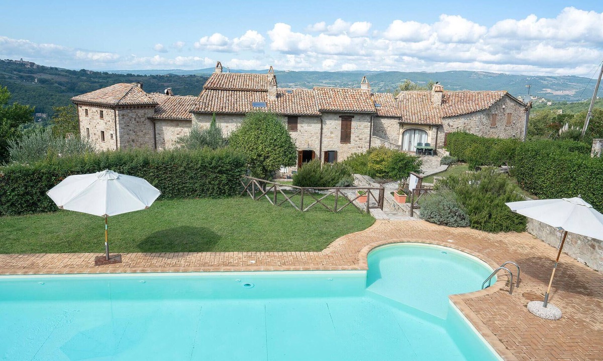 Izzalini Apartment | Amazing apartment in todi pg