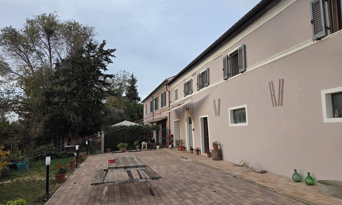 Agugliano Apartment | Ancient eco-sustainable farmhouse: between sea and nature