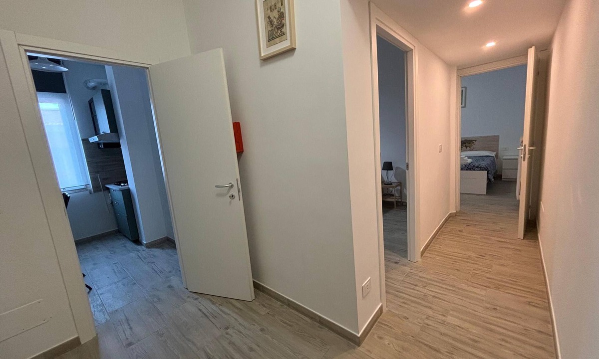 Milan Apartment | Apartment 10 with window at15 Min from Duomo-Linate