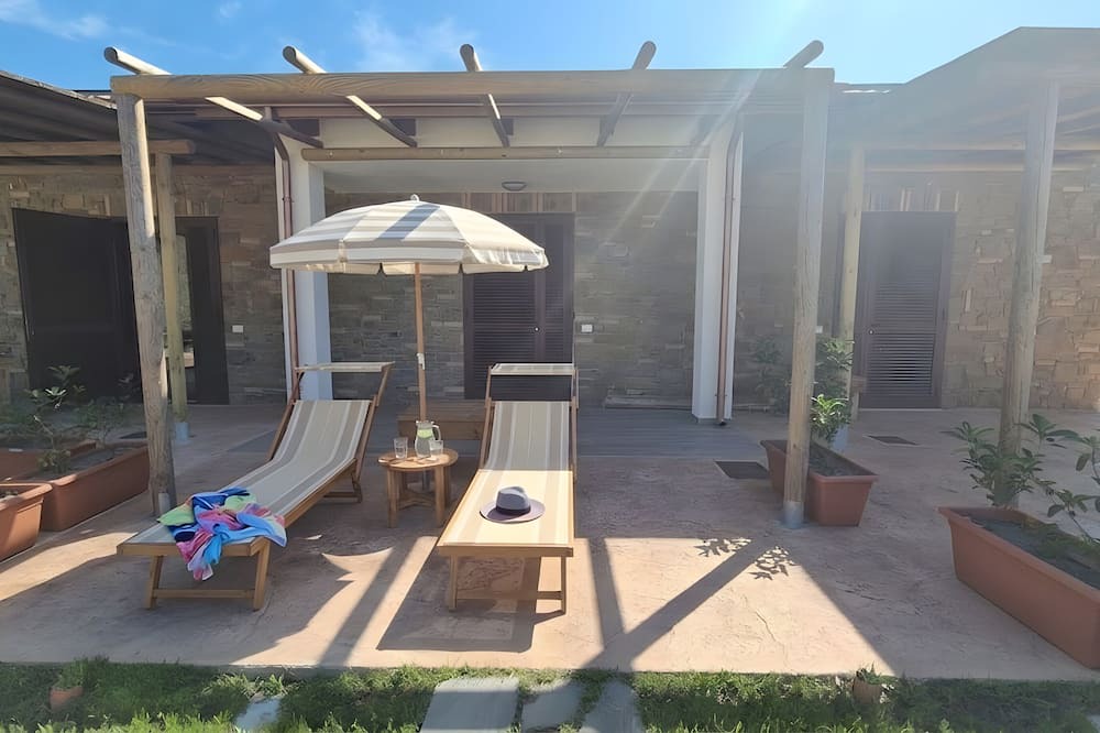 Casal Velino Apartment | Apartment 2 - Ligea with Sea View, Private Terrace and Air Conditioning