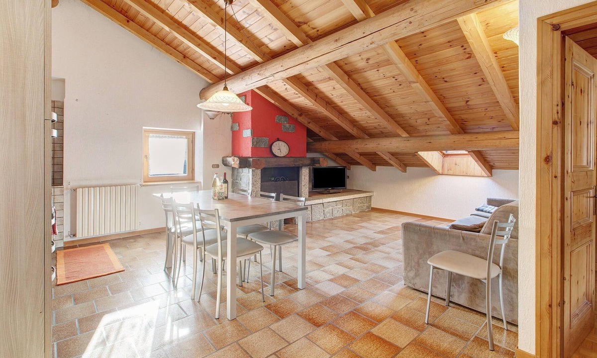 Isolaccia Ski Chalet | Apartment '4' with Mountain View, Shared Garden and Wi-Fi