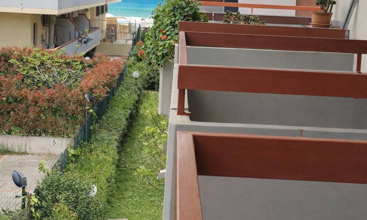 Martinsicuro Apartment | Apartment 50m from the beach | 7 guests | terrace & bike path