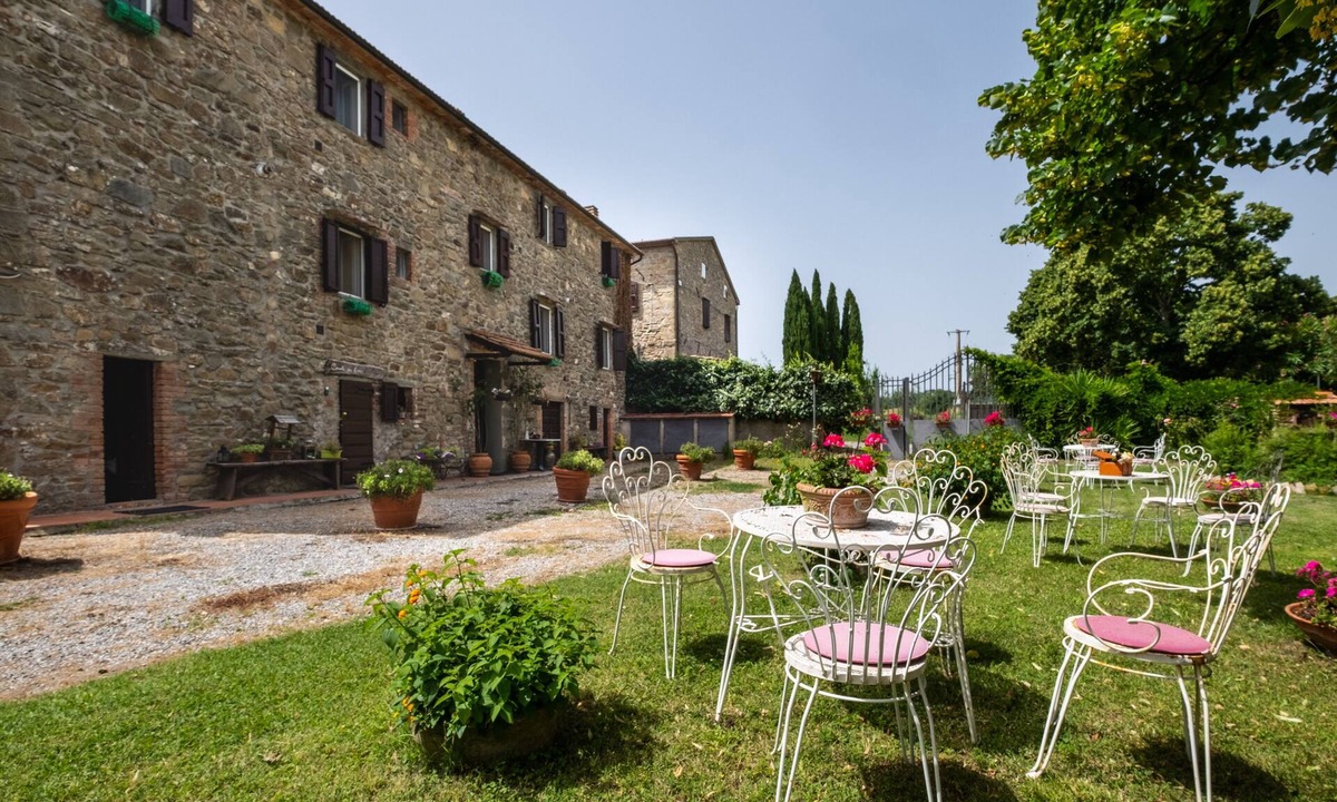 Magliano in Toscana Other | Apartment "Agriturismo La Pieve - Tulipani" with Shared Pool & Wi-Fi