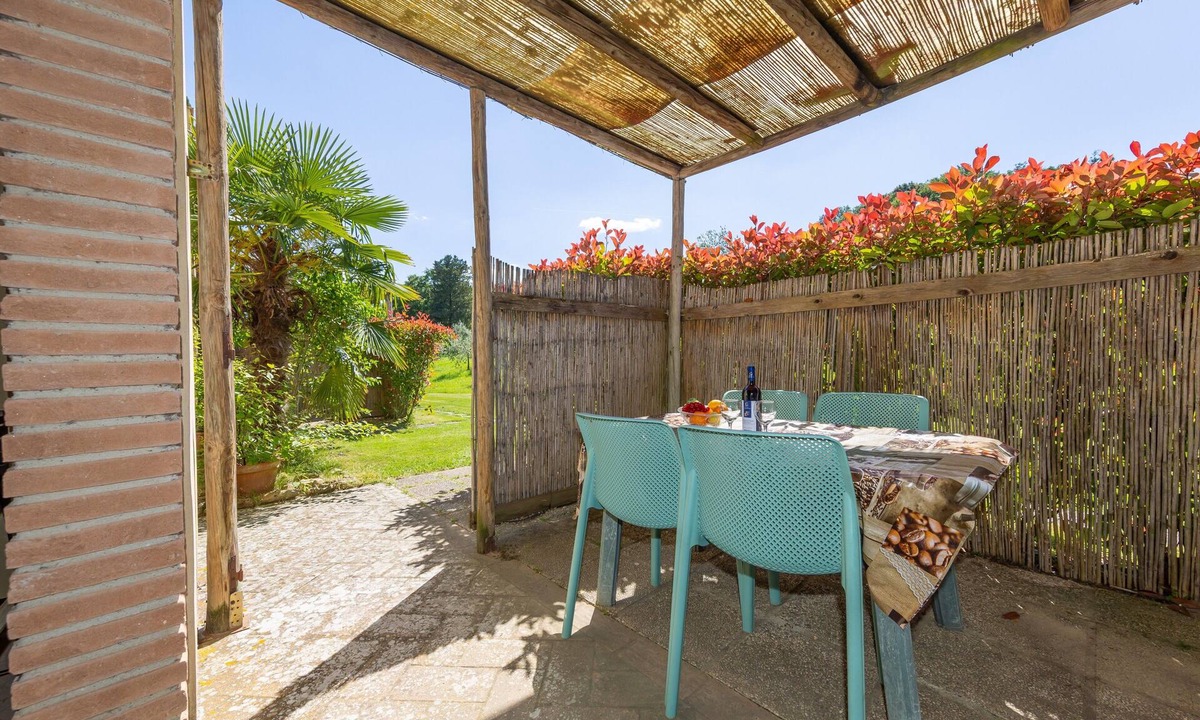 Chianni Apartment | Apartment 'Agriturismo Chianni - Trilocale 3' with Pool, Private Terrace and Wi-Fi