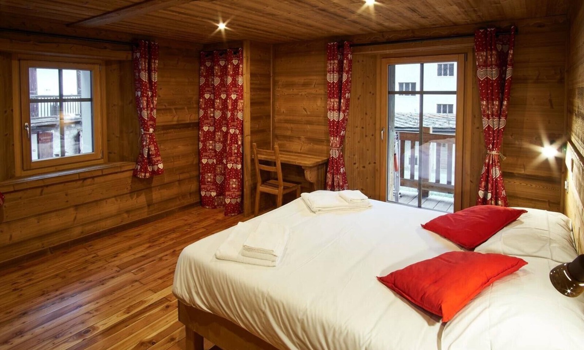 Cogne House | Apartment 'Appartamento 2' with Balcony and Wi-Fi