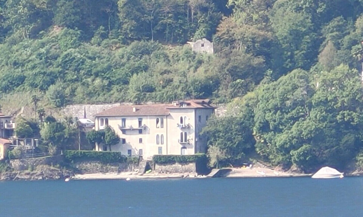 Nizzolino Apartment | Apartment at Molinett, the old mill, whose millstones are still on the beach