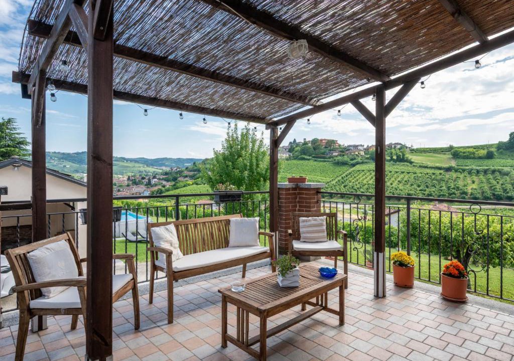 Neive Apartment | Apartment Bellavista by Interhome