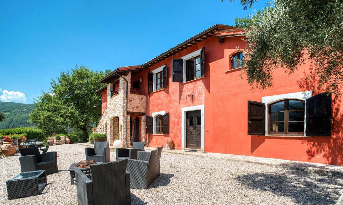 Sant'Anatolia di Narco Apartment | Apartment 'Casale Rosso' with Private Pool, Private Terrace and Wi-Fi