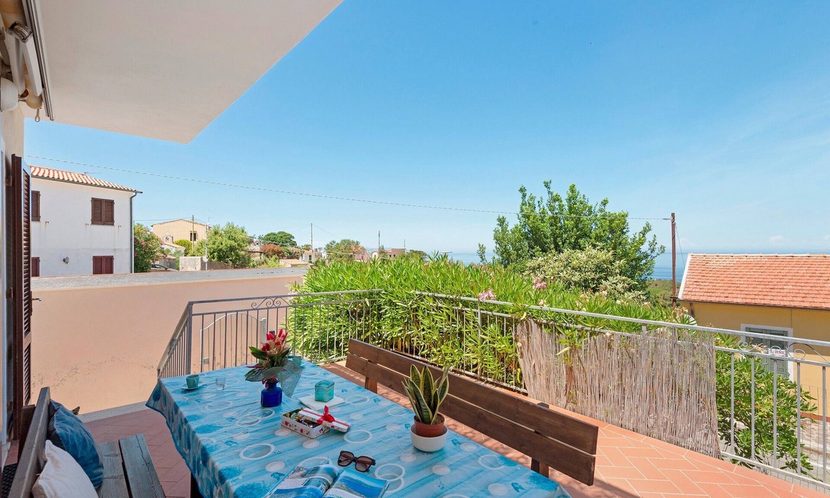 Patresi Apartment | Apartment 'Casa La Rosa Dei Venti Trilocale' with Sea View, Private Terrace