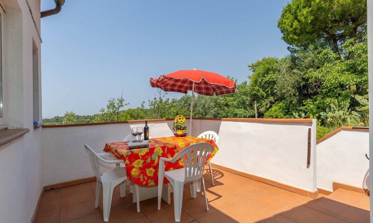 Riparbella Apartment | Apartment 'Ciliegio' with Sea View, Private Terrace and Wi-Fi