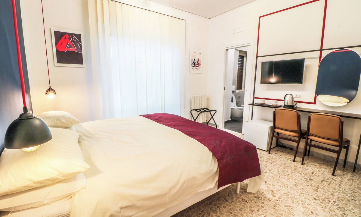 Fuorigrotta Bed & Breakfast | Apartment Deluxe Double Room Near Maradona Stadium
