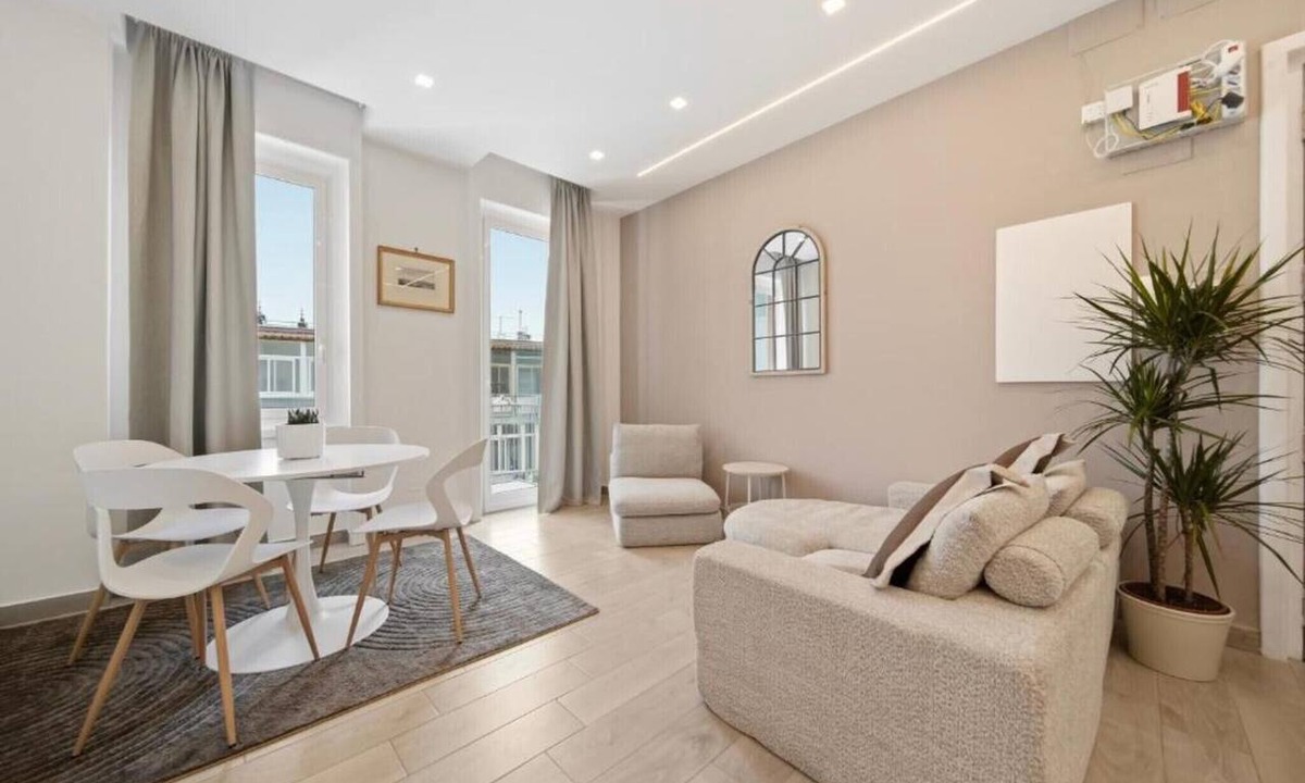 Historical Center Apartment | Apartment 'Domus Toledo' with Private Terrace, Wi-Fi and Air Conditioning