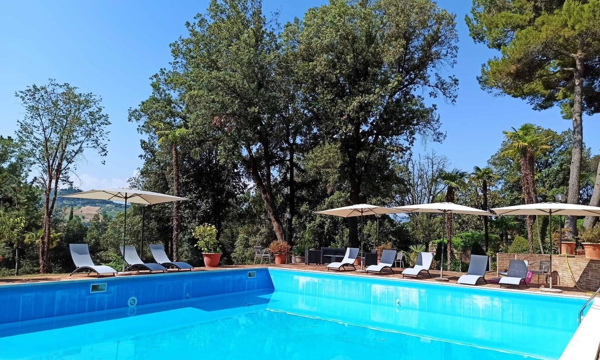 Treia House | apartment for 6 people in Villa Luzi farmhouse