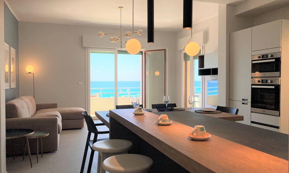 Il Monte Apartment | Apartment 'Gallipoli Waterfront' with Sea View, Balcony and Air Conditioning