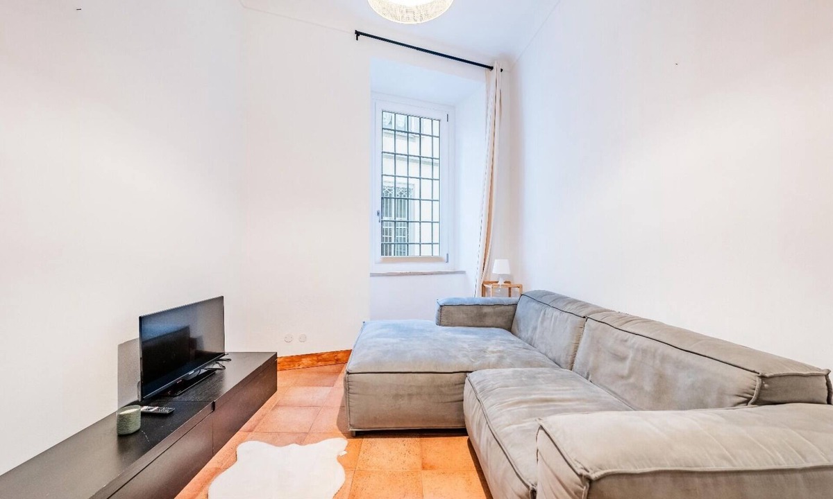 Pinerolo Apartment | Apartment house "Iulia"- Pinerolo (historic center)